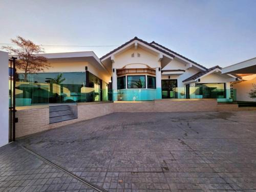 Nong Khon Kwang Villa | บ้านแมวเหมียว