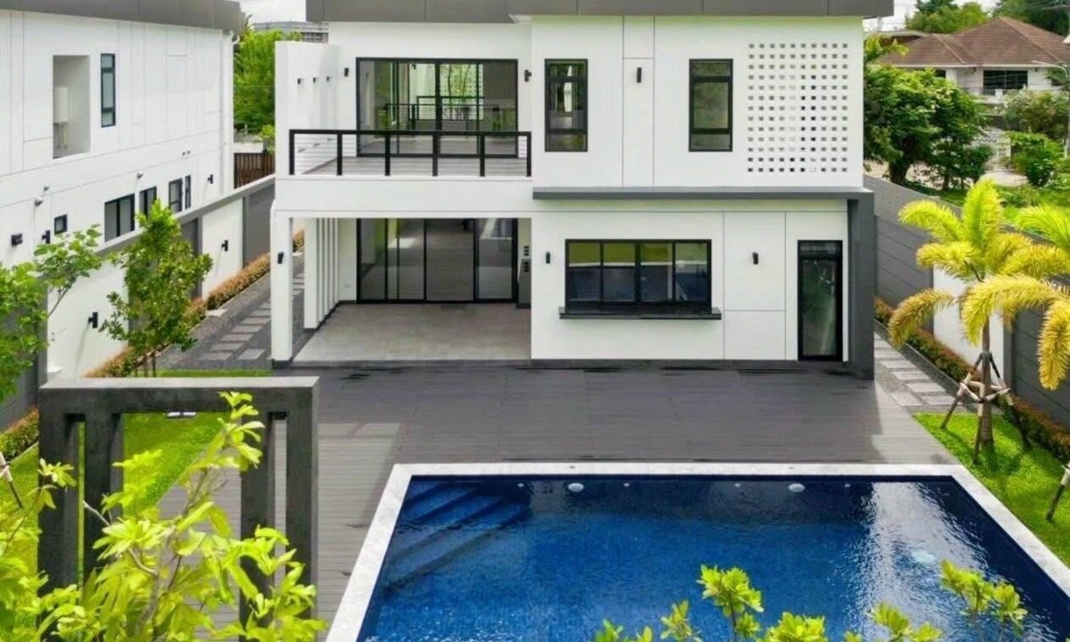 Pa Daet Villa | วิลลาพร้อมสระว่ายน้ำ 4 ห้องนอน 4 ห้องน้ำ พร้อมสิ่งอำนวยความสะดวก