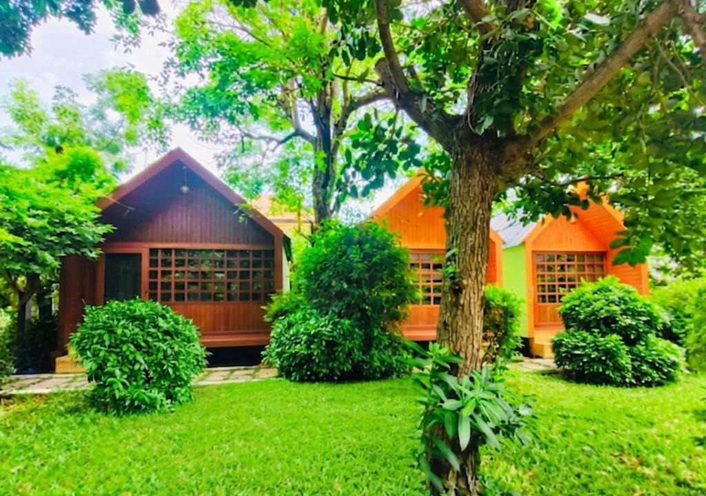 Sam Wa Tawan Ok Hotel | สวนไมตรีจิต รีสอร์ท