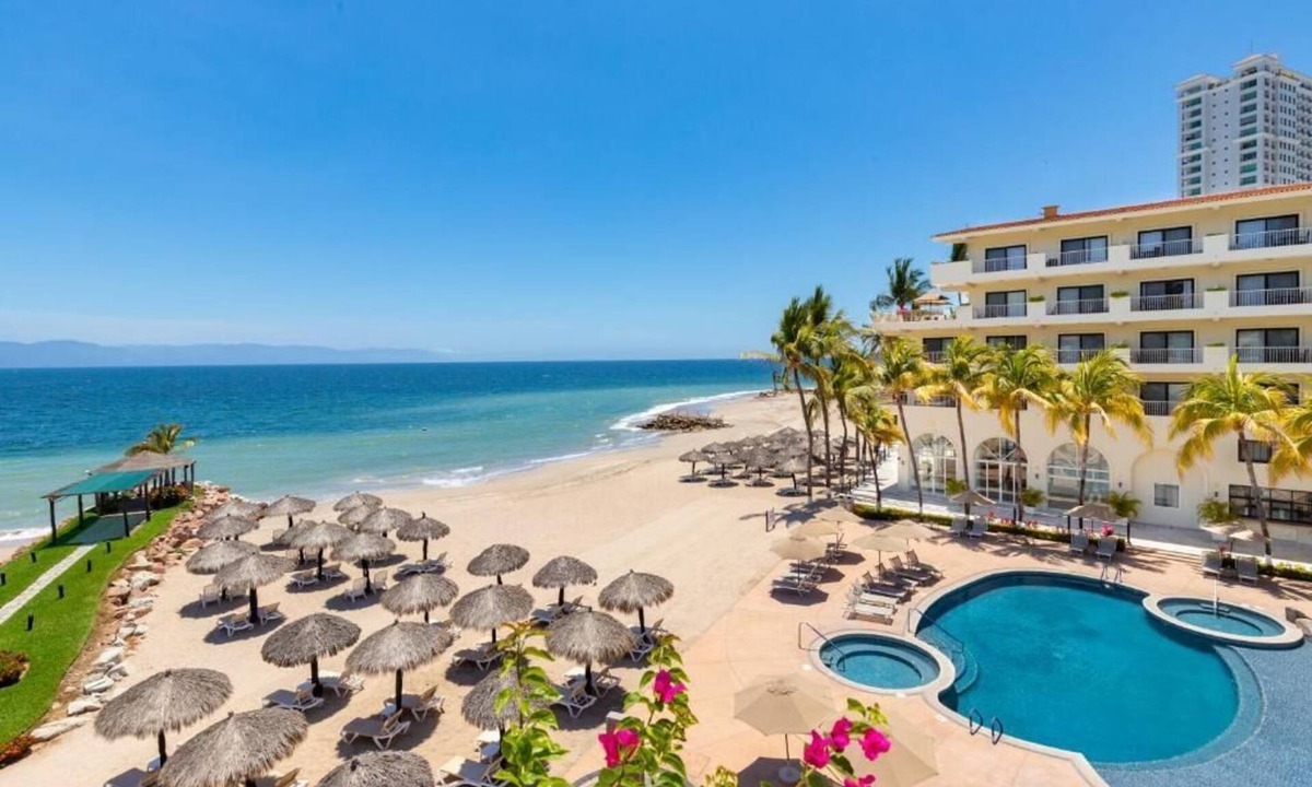 Puerto Vallarta Resort | 2-Bedroom Ocean Front Resort in Puerto Vallarta plus Living Area with add. bed.