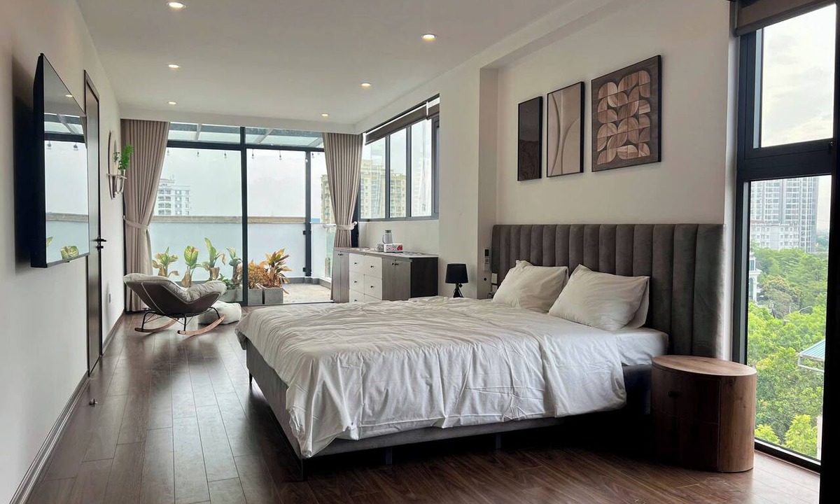 Hanoi Apartment | 2BR Penthouse w/Kitchen & Balcony in Long Bien