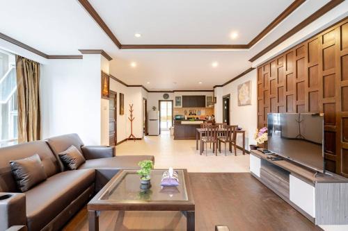 Karon Apartment | 4.13 Karon View 2 Bed 5 Minutes walk Karon Beach