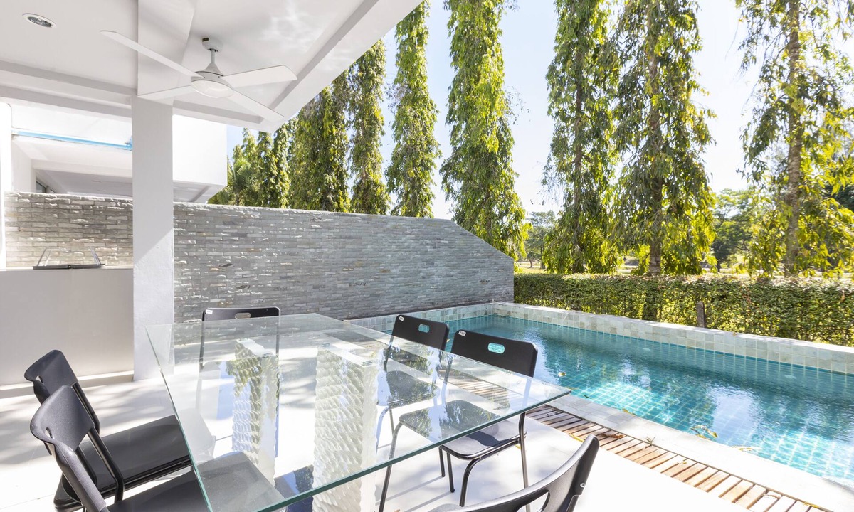 Kathu House | 5 bed/bath villa for 14 guests, private pool, 7kms to Patong beach.