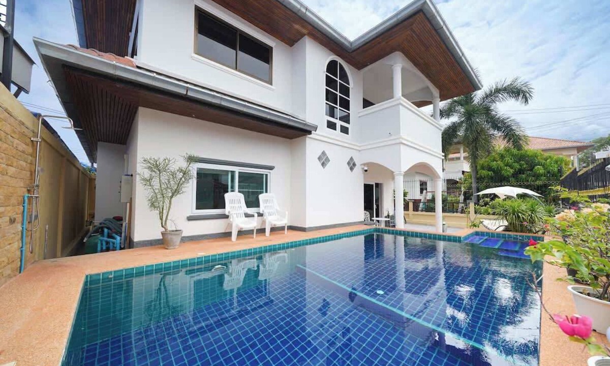Na Chom Thian House | 5 bedroom pool villa quiet beach