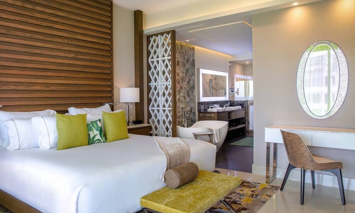 Playa Mujeres Resort | 5-Diamond Ocean Resort 2 BDR Deluxe Suite Cancun!