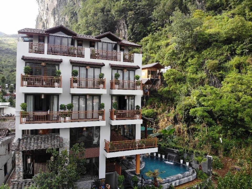 Dong Van Hotel | Amira Premium Lodge