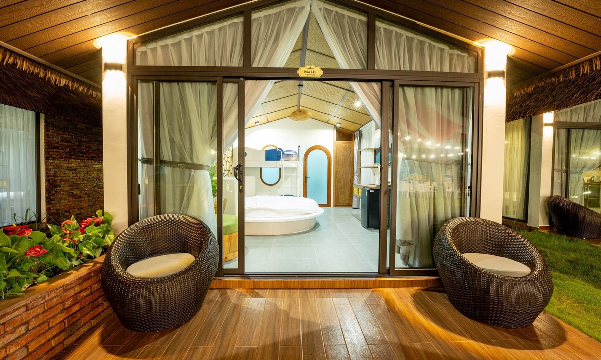 Hoa Long Hotel | Apple House & Coffee