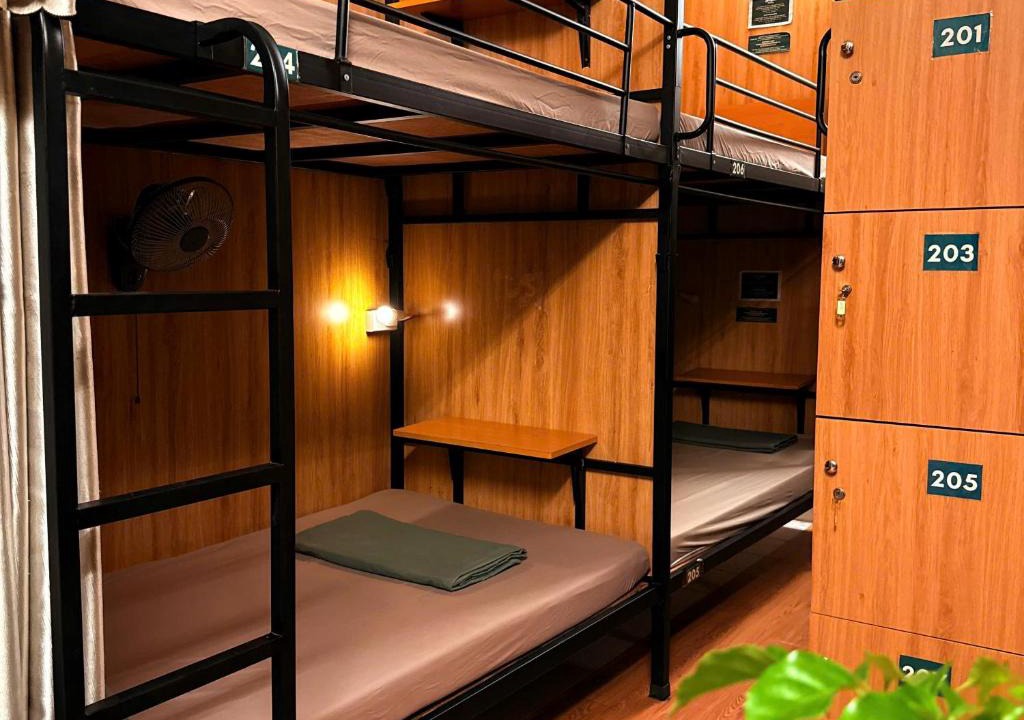 Ba Dinh Hostel | AprilBox Trackside Hostel