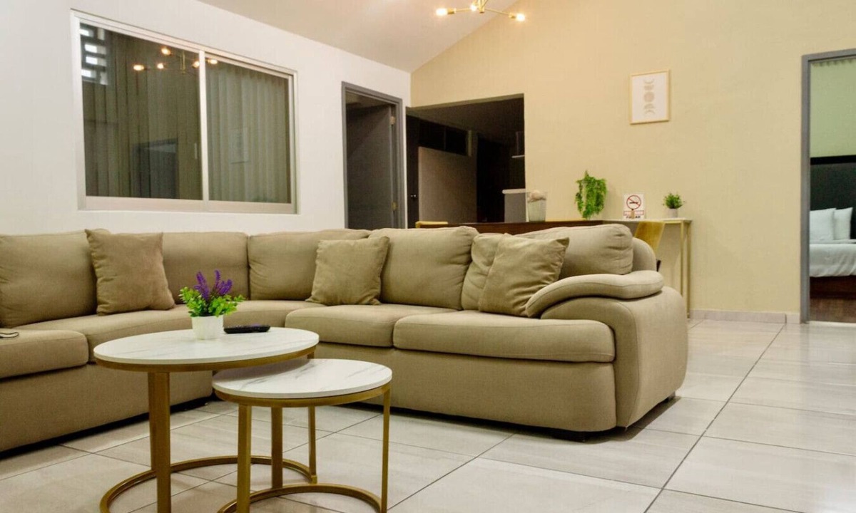 Zamora de Hidalgo Apartment | AR Suites 2: Centro de la ciudad