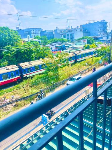 Binh Thanh Apartment | Bơ Homestay Train View Balcony Binh Thanh Room 108