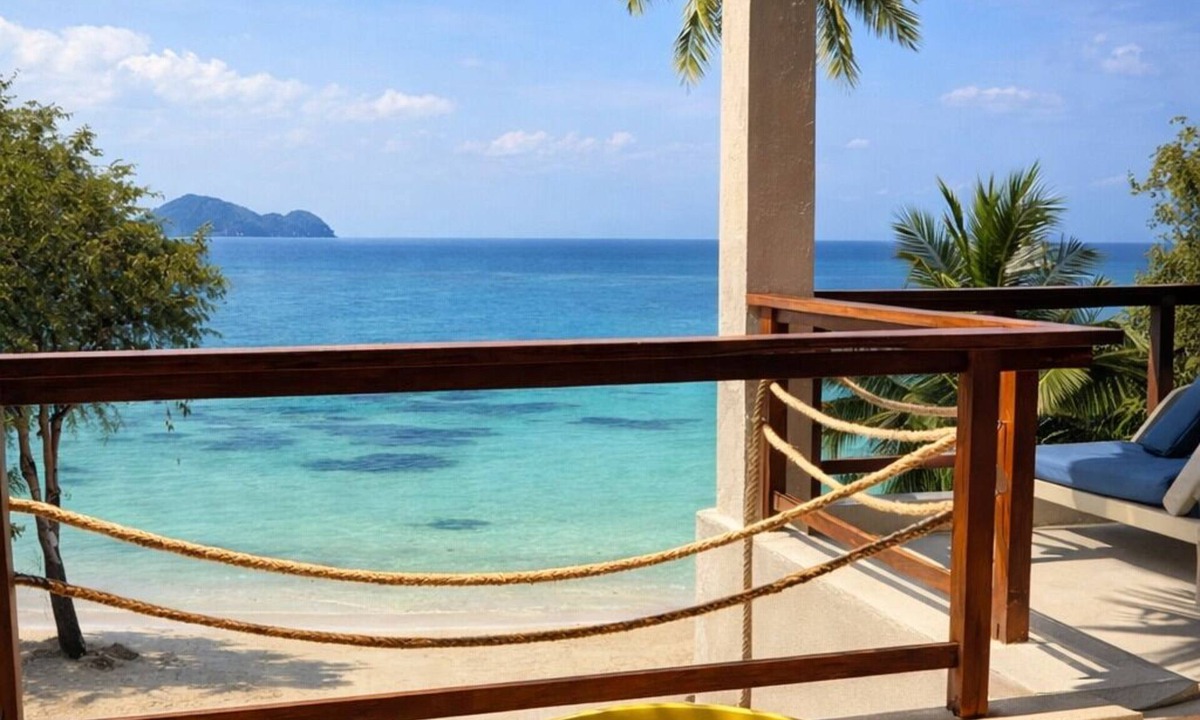 Haad Pleayleam Hotel | Baan Jai Dee Beach Front Hotel