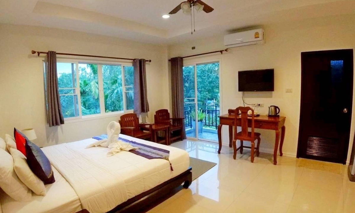 Bang Kobua Hotel | Baan Klangsuan Bang Korbua