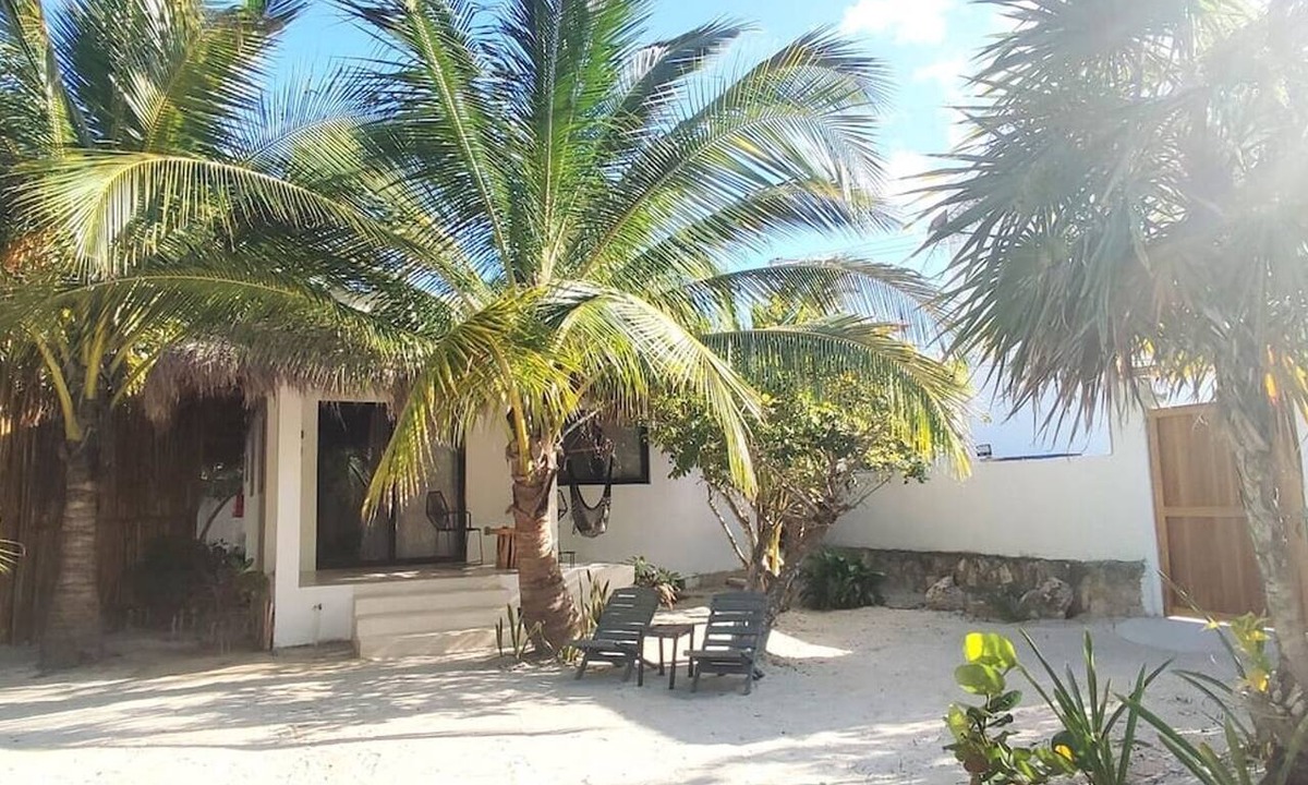Isla Holbox Apartment | Beach 1 block, Starlink Wi-Fi, TV, Kitchen, C2