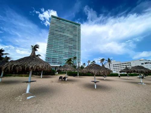 Cerritos Apartment | Beachfront Apartment