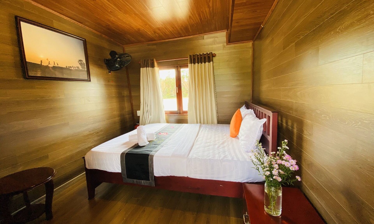 Giong Trom Boat Rental | Ben Tre Mekong Cruise