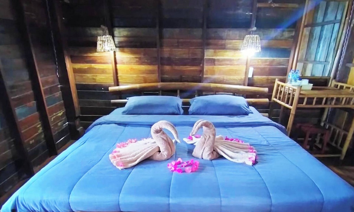 Nuea Khlong Hotel | Bonhomie Beach Cottages