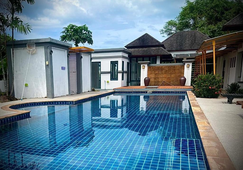 Sa Khu Villa | Casa Gris with Shared Pool
