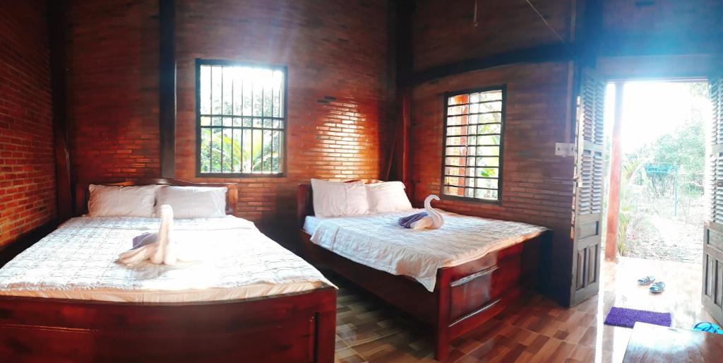 Quan Tom Cabin | Cat Tien Farmer Lodge