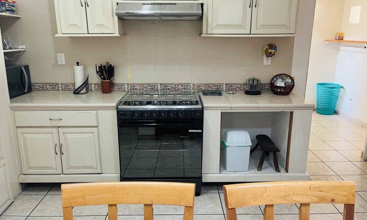 Colima House | Centric 3-bedroom house with AC in charming Colima