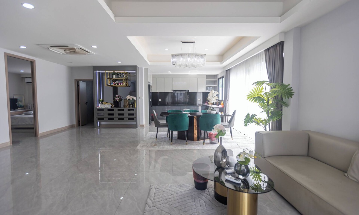 South Pattaya House | Charming 5-bedroom house in Muang Pattaya C26