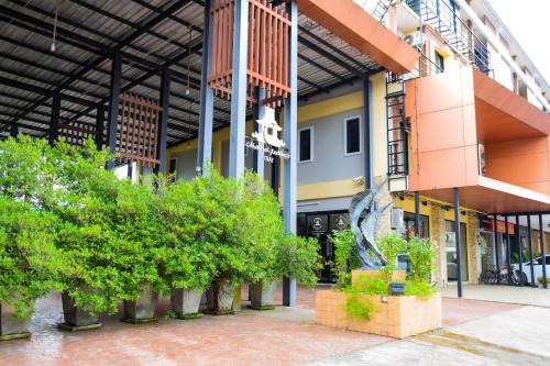 Bang Phra Hotel | Chivapuri Trat