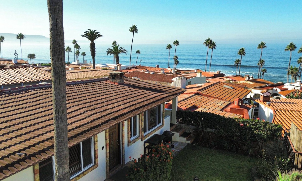 Las Gaviotas House | Circa Del Mar with Surfboards and Bodyboards