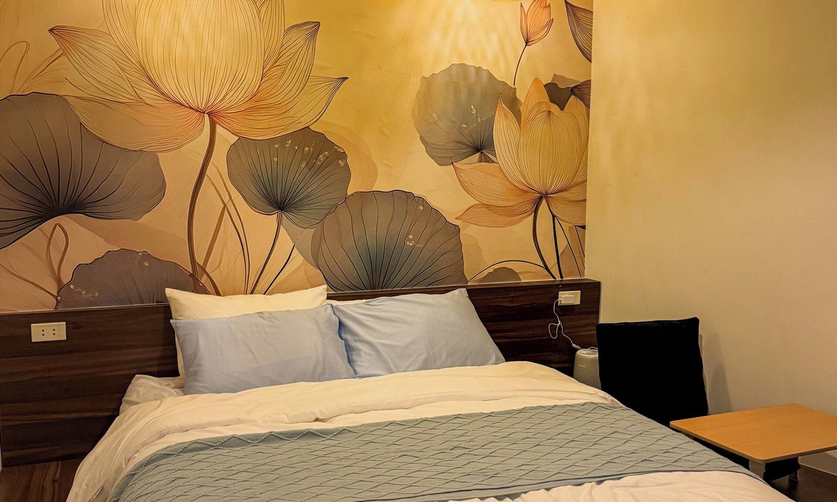 Hoan Kiem Apartment | Cozy and Bright Retreat | 10 metres to Hoan Kiem Lake | 1BR