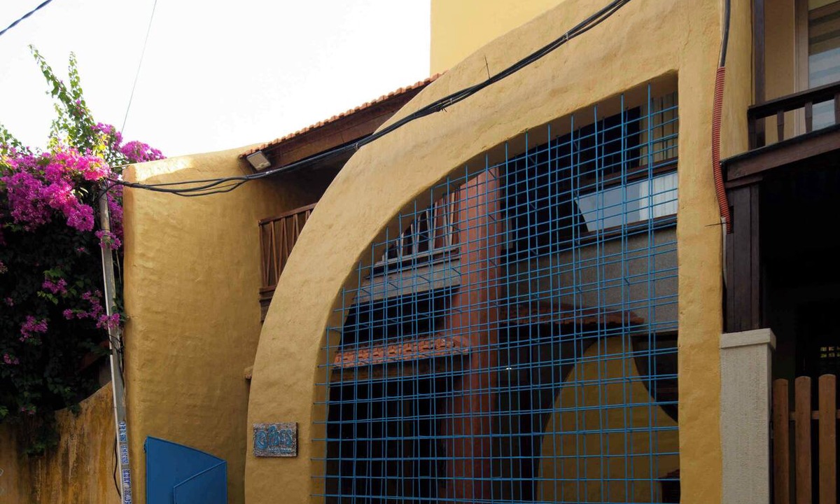 Cam An House | Cycladic Beachfront 2-Bedroom Villa @ AnBang Beach