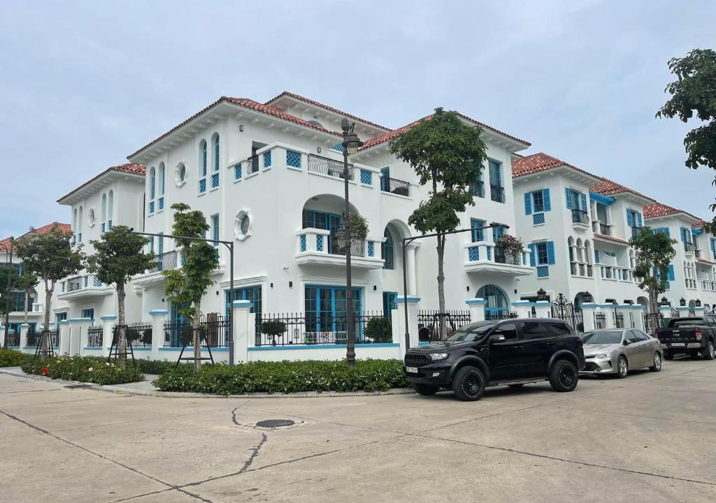 Ha Long Villa | DAYTH VILLA