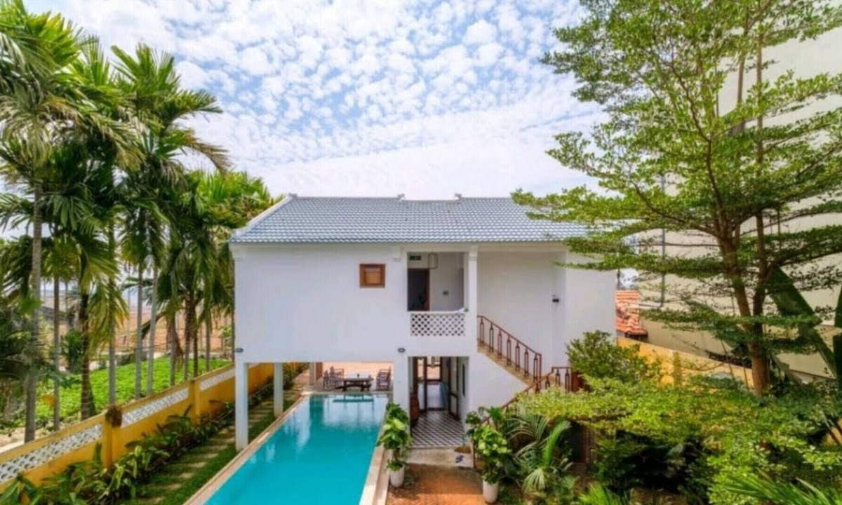 Cam Chau Villa | Delightful Spacious House with Pool close to Beaches