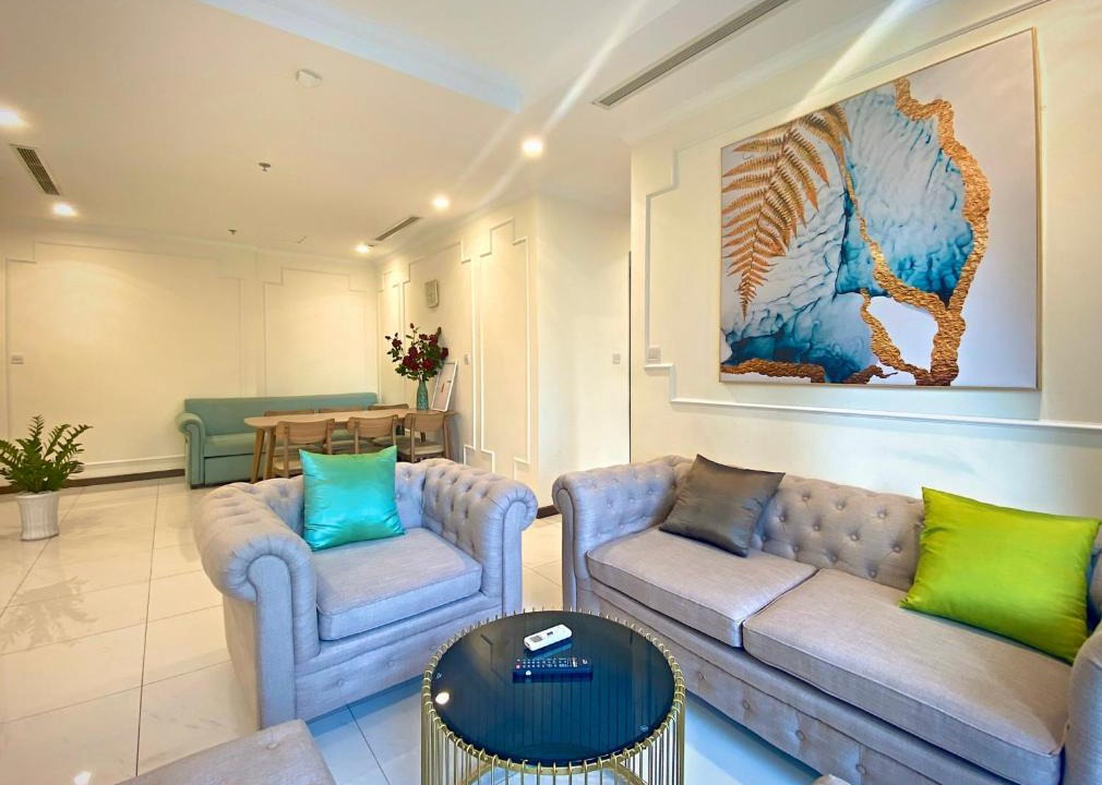 Hang Xanh Apartment | Deluxe 3br Apartment- Vinhomes Central Park