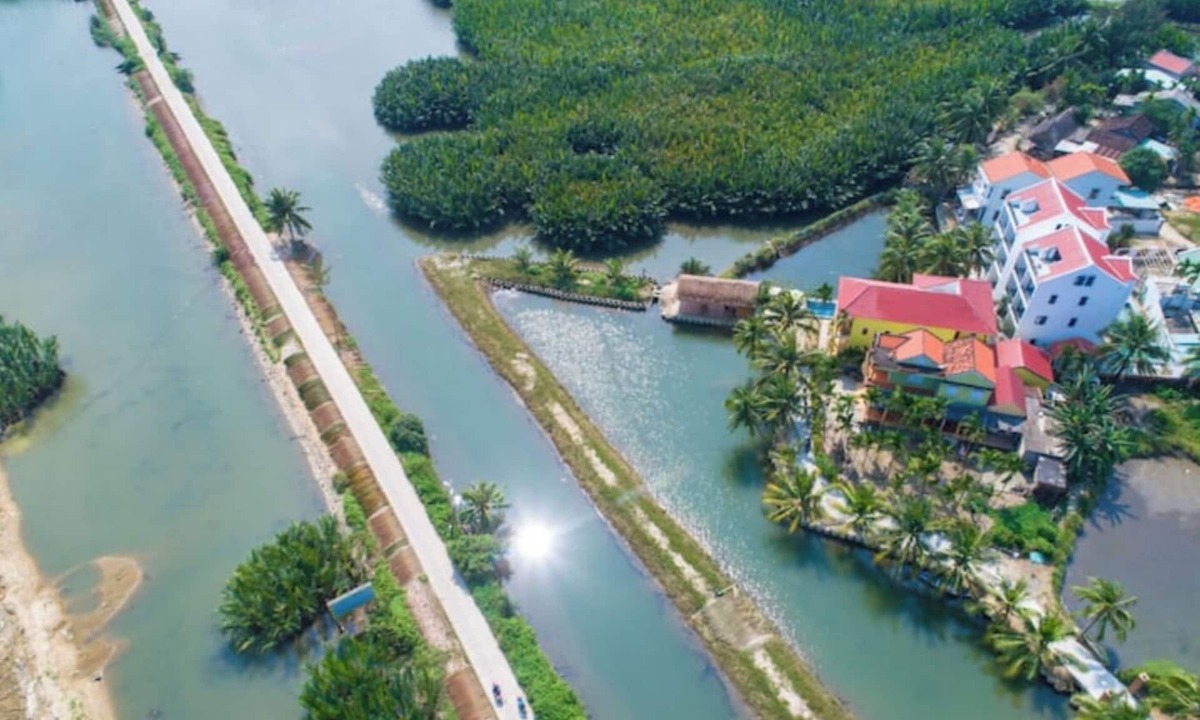 Cam Thanh Apartment | Deluxe Twin Room with Garden, Lake View, WiFi