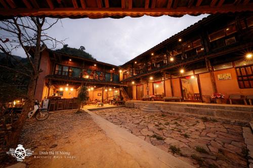 Dong Van Hotel | Dinh Đá H'Mông - Karsterly Rock Lodge