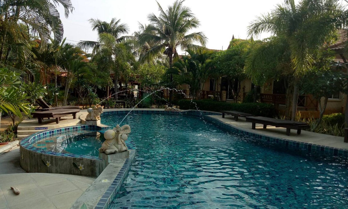 Hin Lek Fai Hotel | Dollaporn House