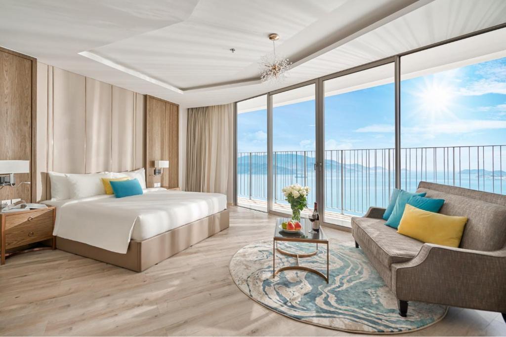 Tran Phu Beach Hotel | Emerald Wave Suites Seaview