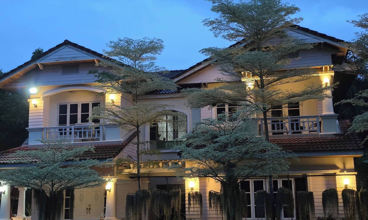 Saraphi House | Entire Home at Racha Herb Gardens 5br, Sleeps 11