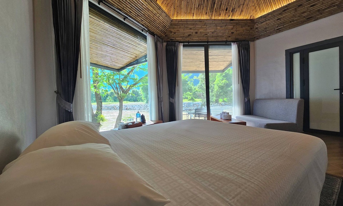 Vang Vieng Hotel | Family Land Camping Resort