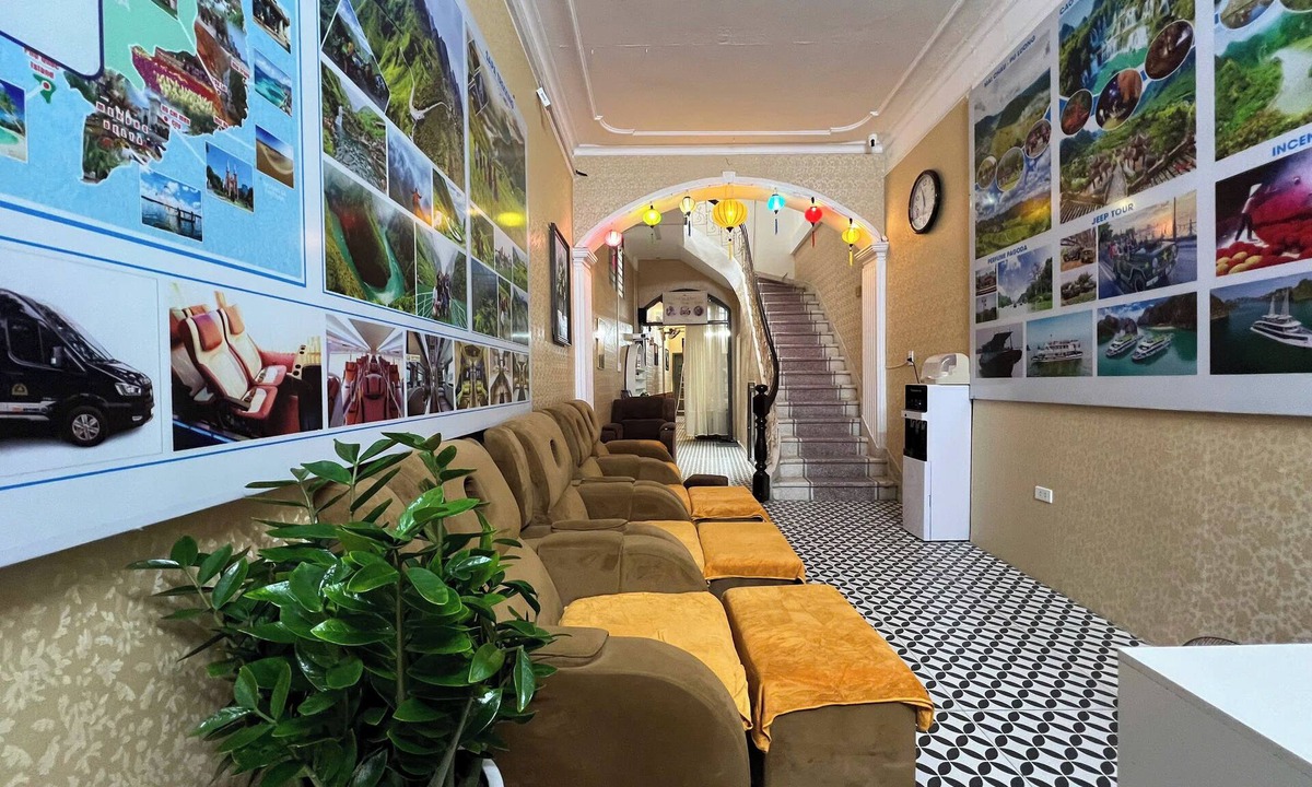 Old Quarter Hostel | Golden Lotus Hostel & Spa Hang Dao Night Market