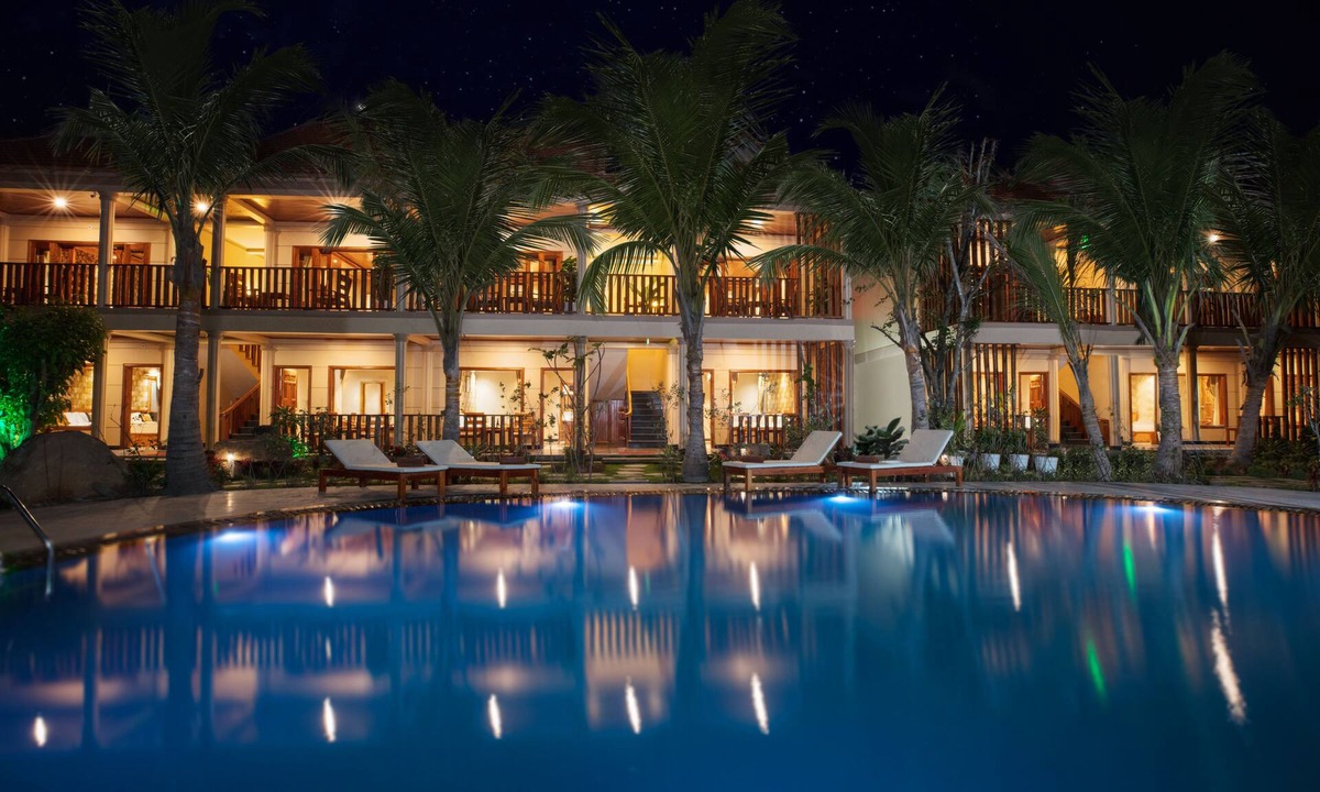 Ong Lang Hotel | Golden Topaz Resort