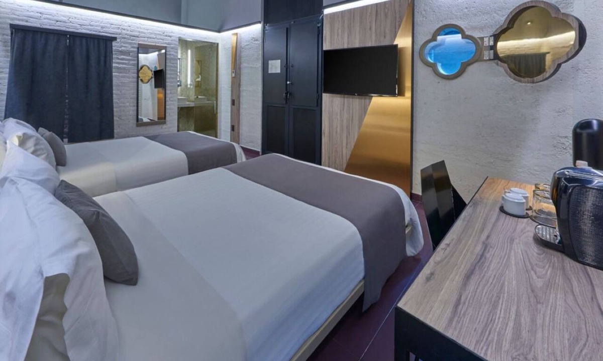Historic Center Hotel | Group Stay in Mexico City | 4 Queen Rooms Near Historic Attractions