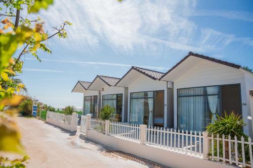 Ninh Hai Hotel | Hương Quỳnh House - Biển vô cực Mỹ Hoà