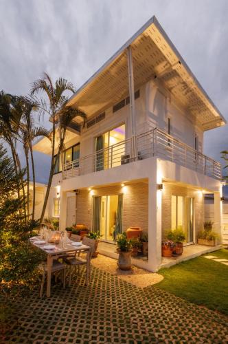 Pa Daet Villa | Hahn Haven l Private Pool Villa l Chiang Mai
