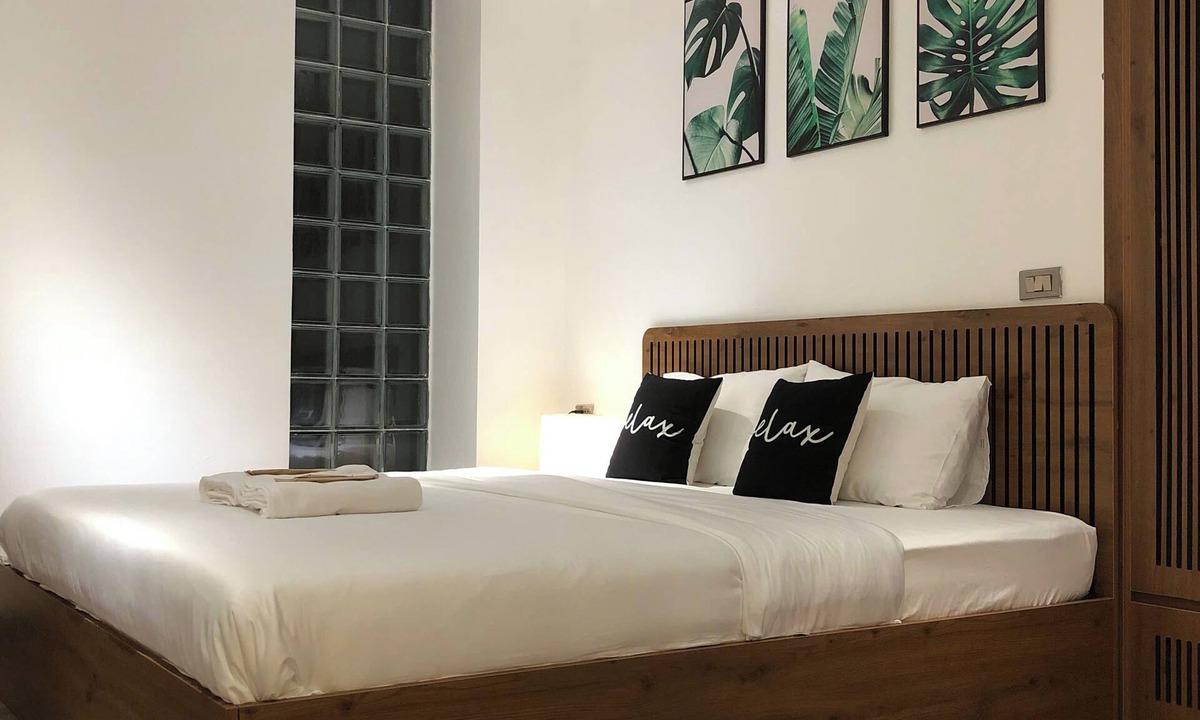 Yen Phu Hostel | Hanoi Dormiam - Wonderful Sightseeing of West Lake