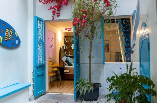 Hang Trong House | Heart of Hoan Kiem-RARE 4BR Private house unique design travel hub 13pax