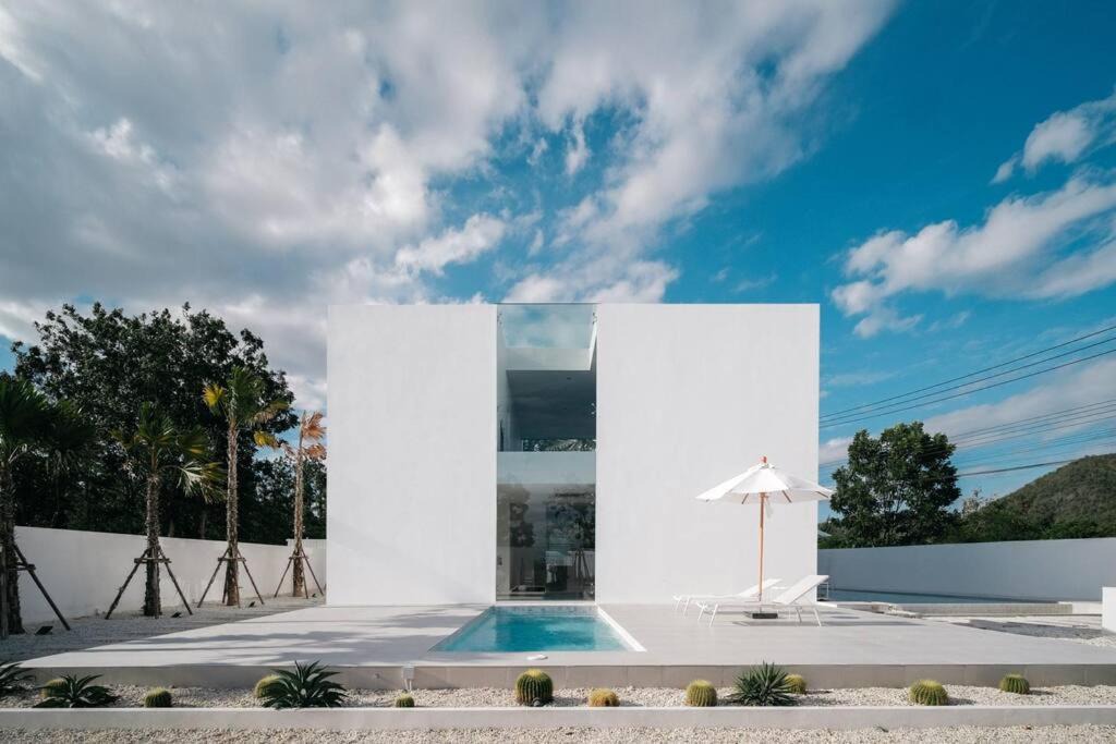 Hua Hin Villa | HER HUAHIN POOL VILLA