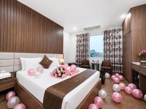Nhat Tan Hotel | Ho Sen Xanh Hotel