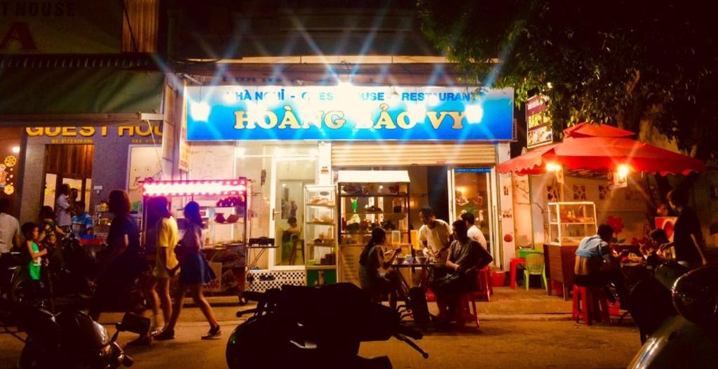 Duong Dong Hotel | HOANG BAO VY - Night Market Guesthouse