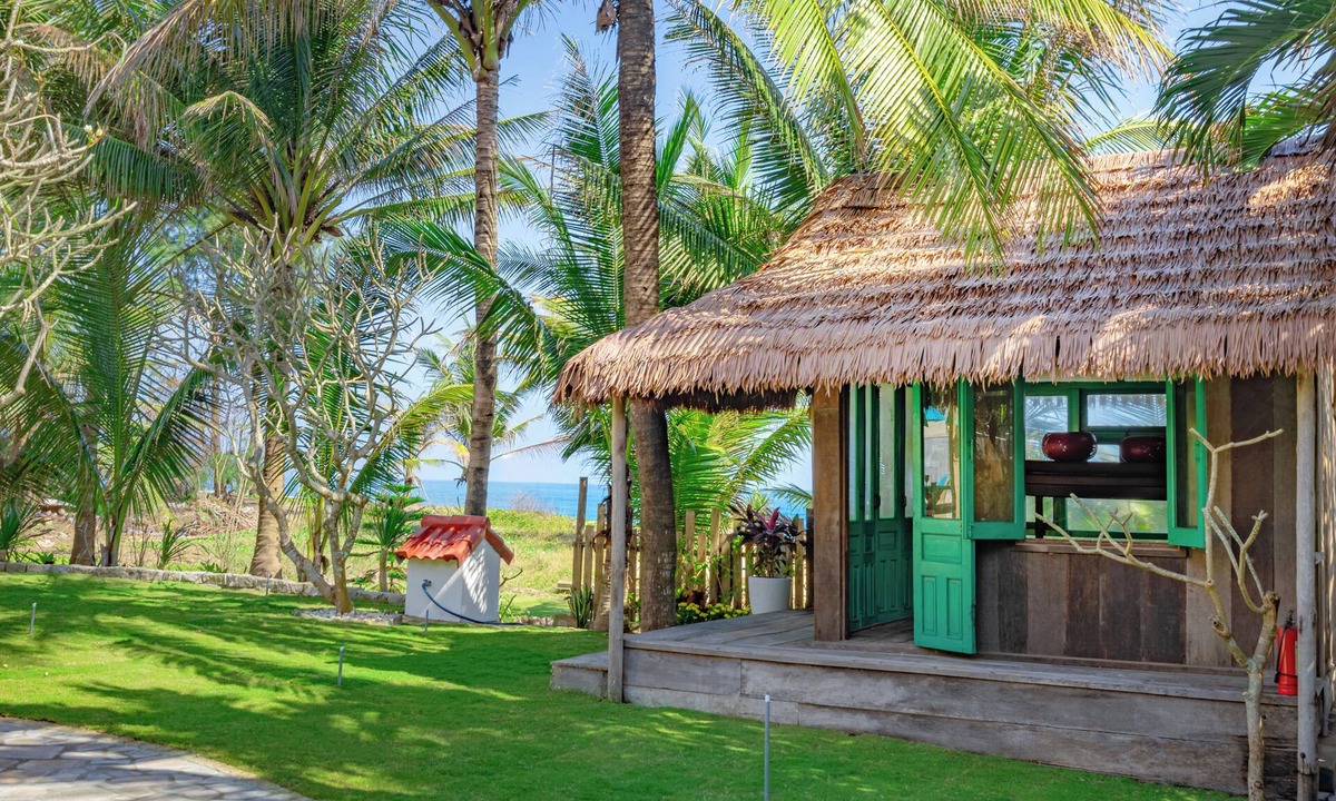 Cam An House | Holiday Villa 6BR Beachfront, Pool, Sauna| An Bang