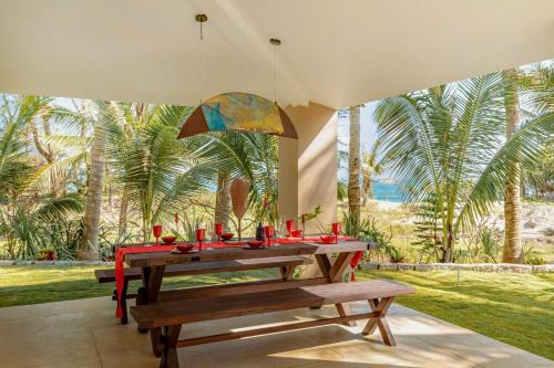 Cam An House | Holiday Villa 6BR Beachfront, Pool, Sauna An Bang Beach