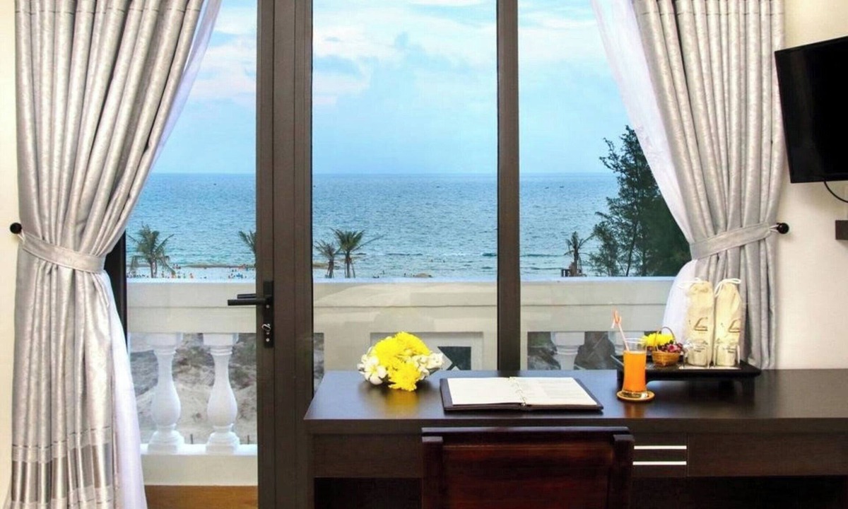 Cam An Hotel | Hotel Front Beach